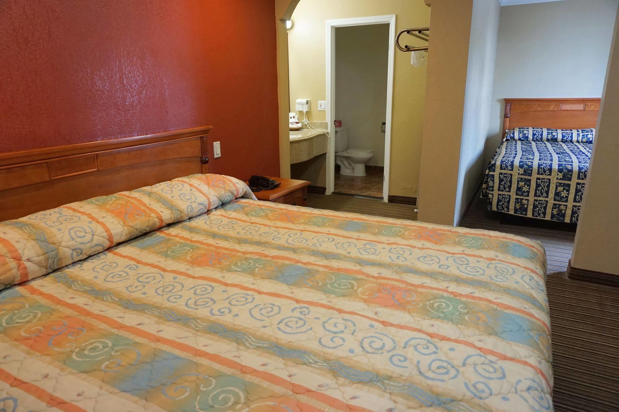 Hollywood Express North Motel