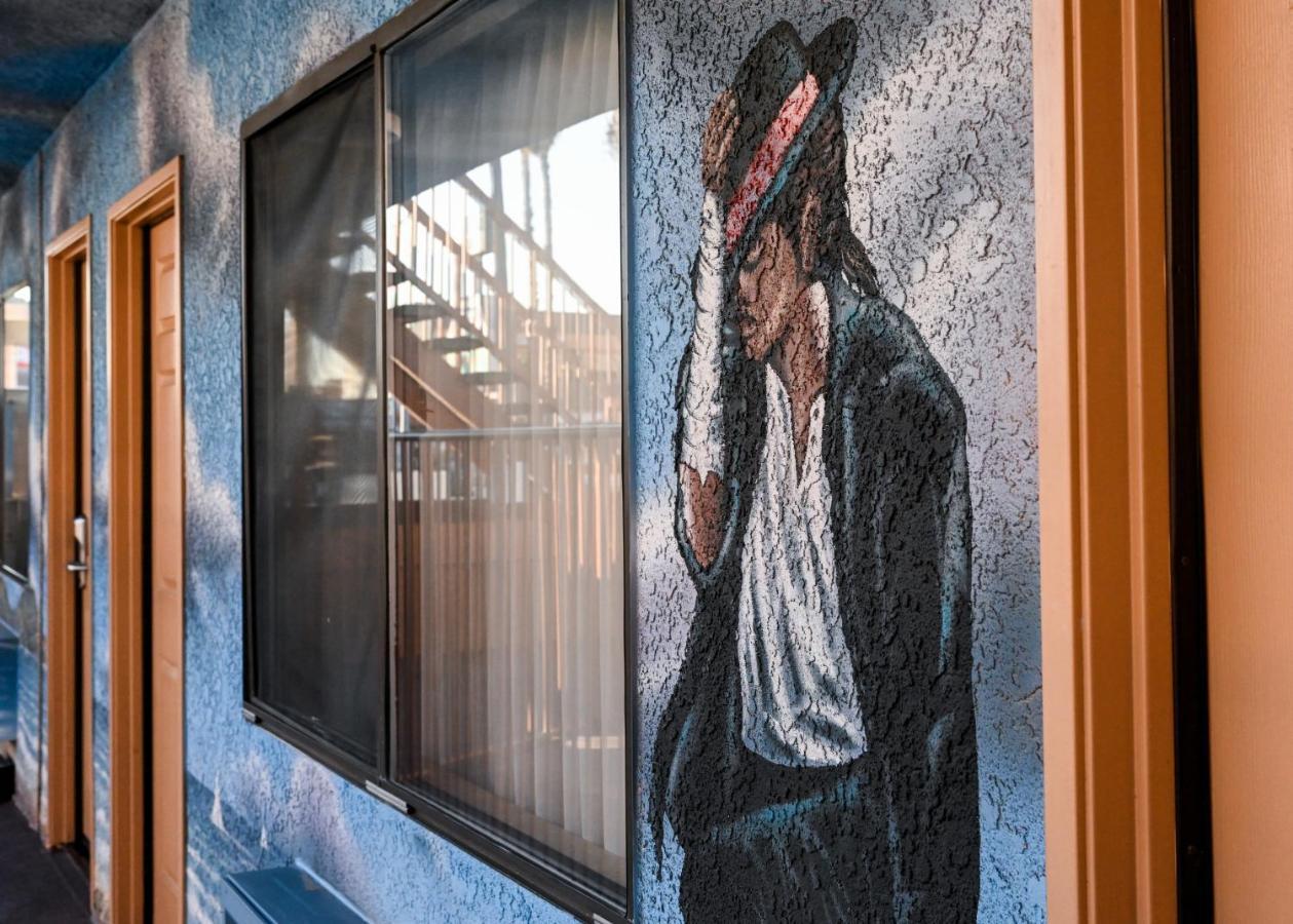 Hollywood Express North Motel 2*